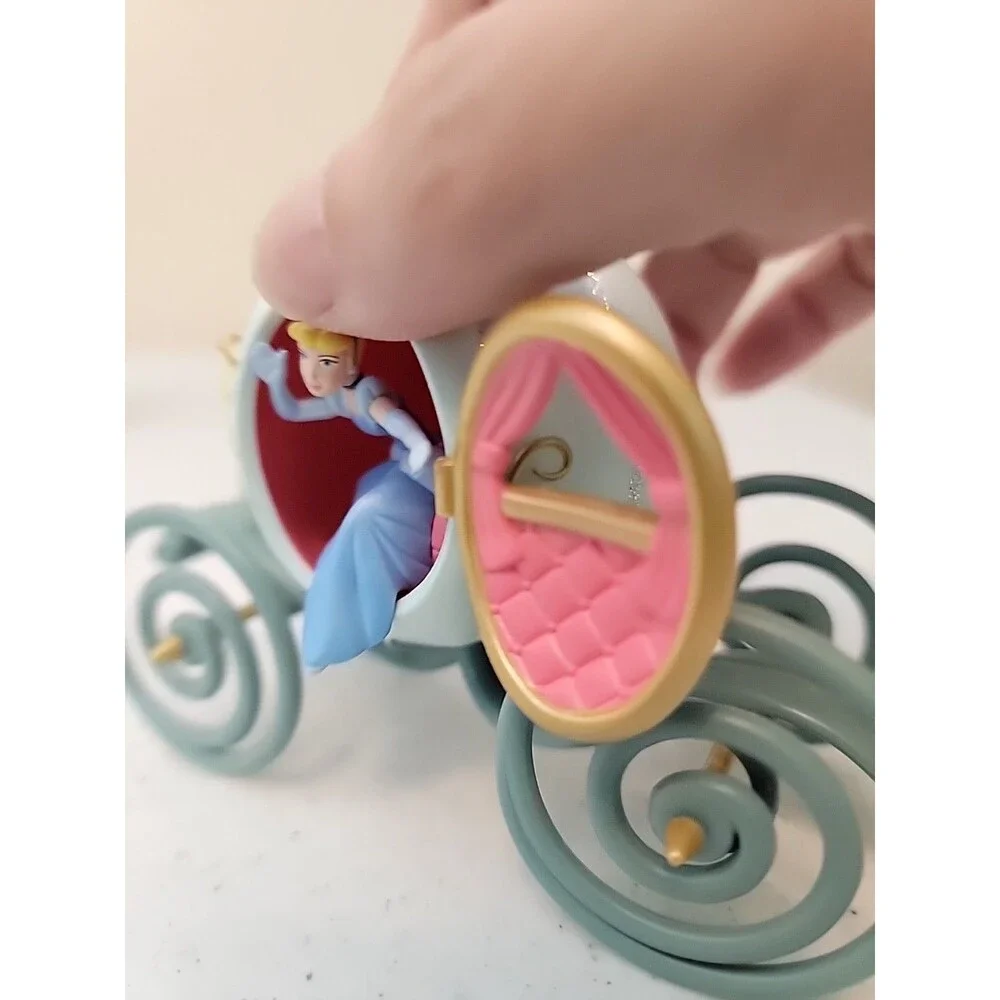 Hallmark Keepsake Ornament Walt Disney's Cinderella 
